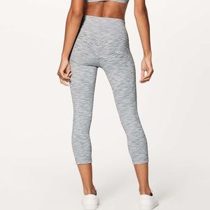 NWOT Lululemon Wunder Under Crop (Hi-Rise) (Luxtreme)